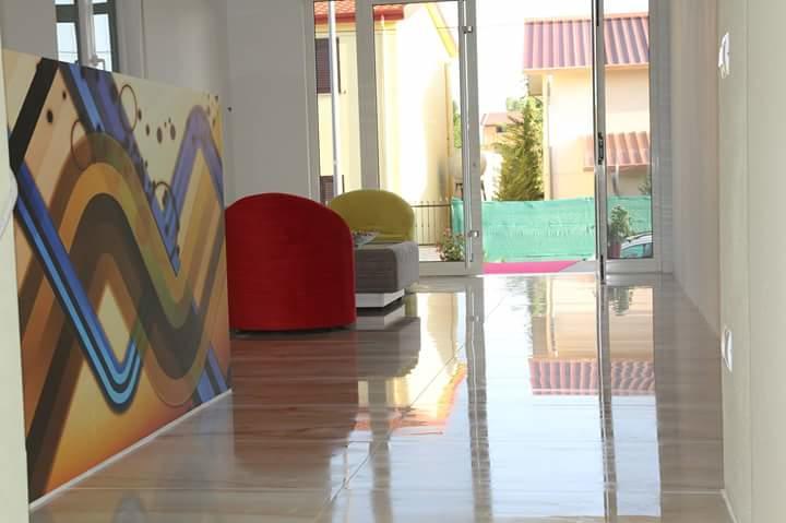 Airen Hotel Velipoje Bagian luar foto